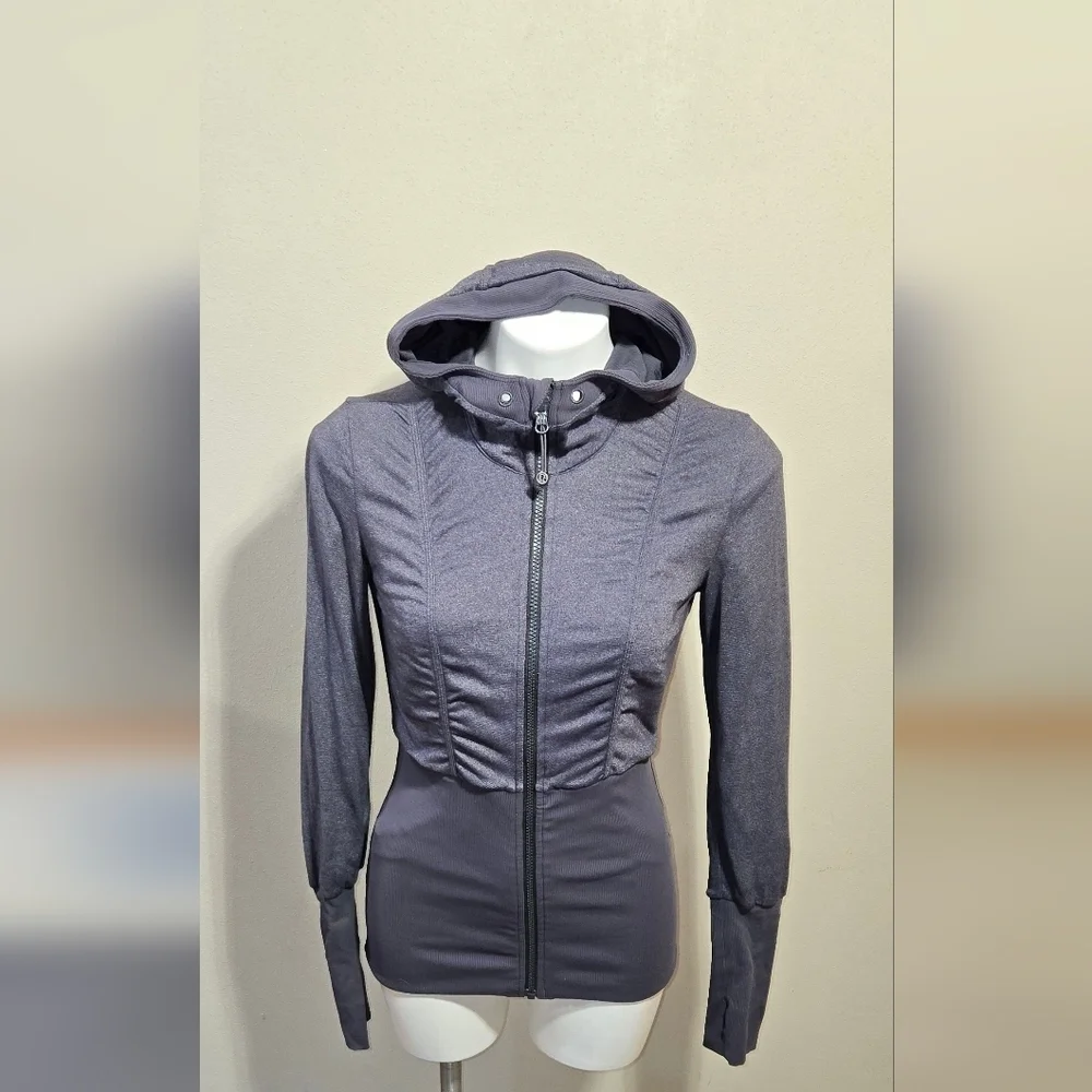 lululemon athletica 16 pit